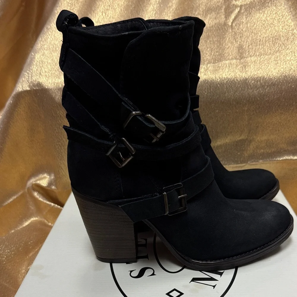 Steve Madden new box